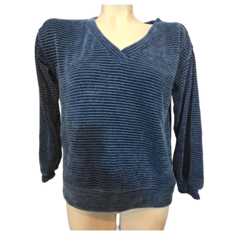 Women’s Navy Blue V-Neck Sweater